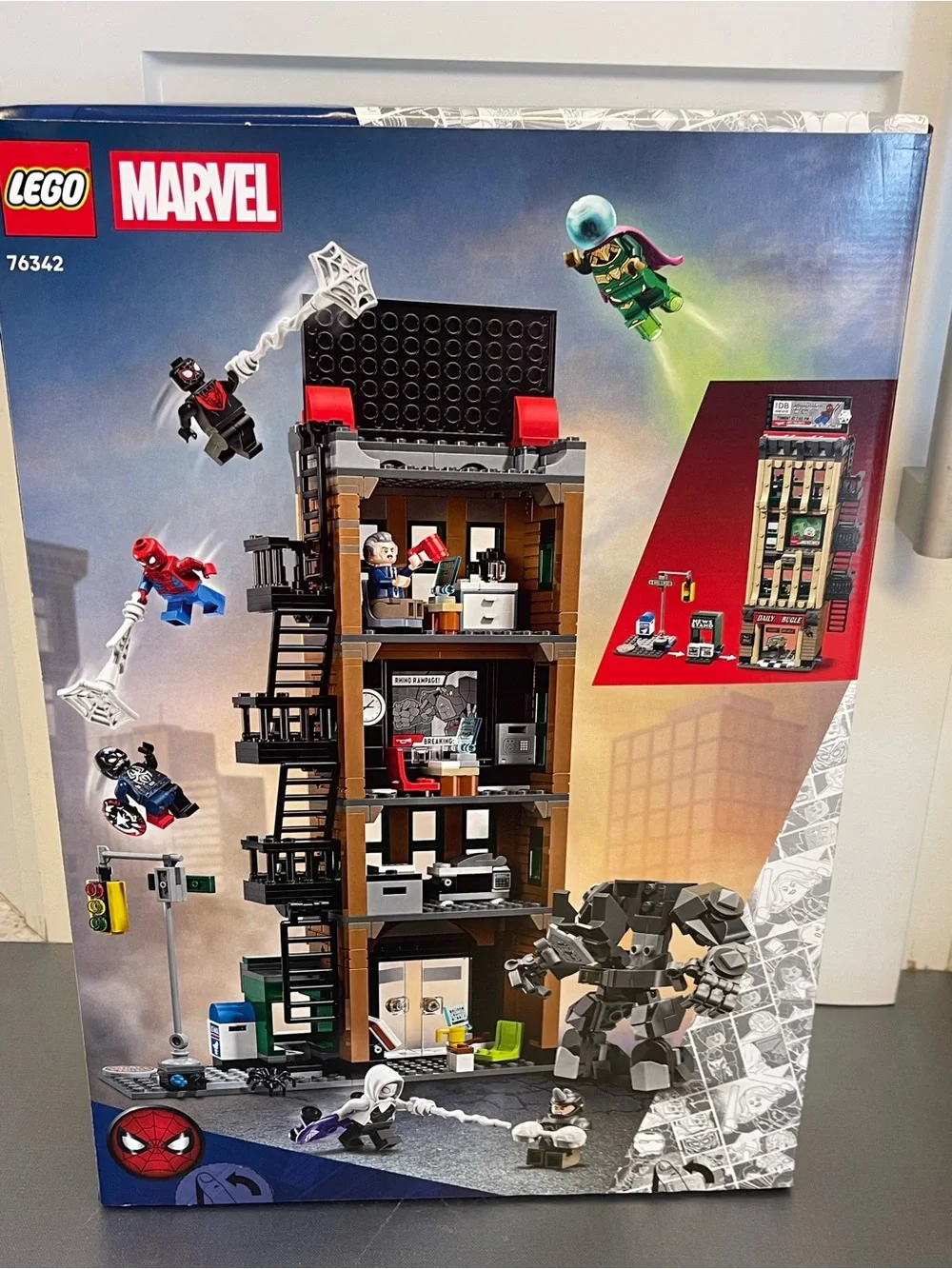 LEGO Marvel Spider-Man Daily Bugle Building Set - 76342 - Tan, Black, Red NIP